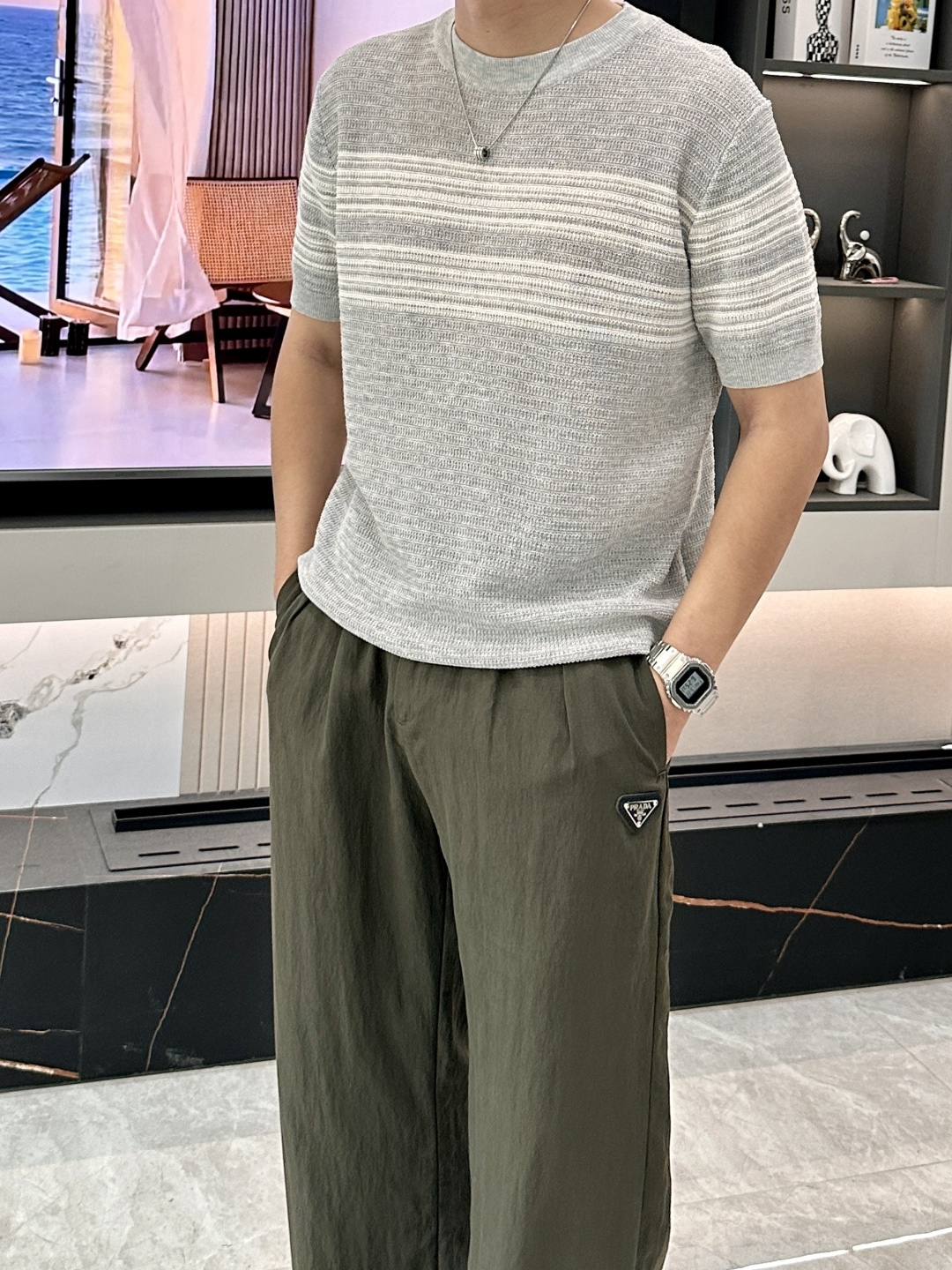 杰尼亚 2026春夏新品 甄选细腻透气针织面料，立体横条肌理自带高级质感，轻薄透气不闷汗，兼顾舒适度与版