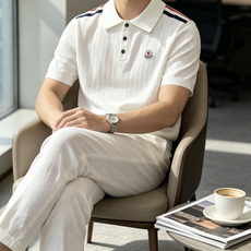 蒙口 2026ss夏季新品男士针织翻领短袖衫!独家首发 采用纤维超细与高弹的伊力特纱线织造而成,质感与纹 蒙口 2026ss夏季新品男士针织翻领短袖衫!独家首发 采用纤维超细与高弹的伊力特纱线织造而成,质感与纹