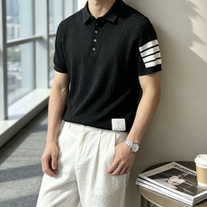 TB 2026ss夏季新品男士针织翻领短袖衫!独家首发 采用纤维超细与高弹的伊力特纱线织造而成,质感与纹 TB 2026ss夏季新品男士针织翻领短袖衫!独家首发 采用纤维超细与高弹的伊力特纱线织造而成,质感与纹