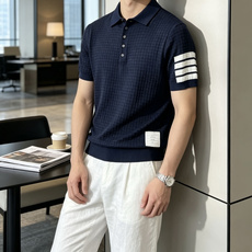 TB 2026ss夏季新品男士针织翻领短袖衫!独家首发 采用纤维超细与高弹的伊力特纱线织造而成,质感与纹 TB 2026ss夏季新品男士针织翻领短袖衫!独家首发 采用纤维超细与高弹的伊力特纱线织造而成,质感与纹