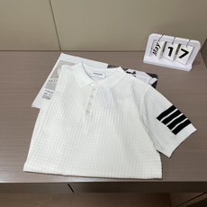 TB 2026ss夏季新品男士针织翻领短袖衫!独家首发 采用纤维超细与高弹的伊力特纱线织造而成,质感与纹 TB 2026ss夏季新品男士针织翻领短袖衫!独家首发 采用纤维超细与高弹的伊力特纱线织造而成,质感与纹