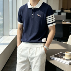 TB 2026ss夏季新品男士针织翻领短袖衫!独家首发 采用纤维超细与高弹的伊力特纱线织造而成,质感与纹 TB 2026ss夏季新品男士针织翻领短袖衫!独家首发 采用纤维超细与高弹的伊力特纱线织造而成,质感与纹