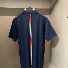 TB 2026ss夏季新品男士针织翻领短袖衫!独家首发 采用纤维超细与高弹的伊力特纱线织造而成,质感与纹 TB 2026ss夏季新品男士针织翻领短袖衫!独家首发 采用纤维超细与高弹的伊力特纱线织造而成,质感与纹