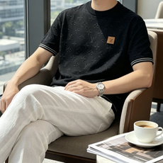 Lv 2026ss夏季新品男士针织圆领短袖衫!独家首发 采用纤维超细与高弹的伊力特纱线织造而成,质感与纹 Lv 2026ss夏季新品男士针织圆领短袖衫!独家首发 采用纤维超细与高弹的伊力特纱线织造而成,质感与纹