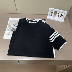 TB 2026ss夏季新品男士针织圆领短袖衫!独家首发 采用纤维超细与高弹的伊力特纱线织造而成,质感与纹 TB 2026ss夏季新品男士针织圆领短袖衫!独家首发 采用纤维超细与高弹的伊力特纱线织造而成,质感与纹