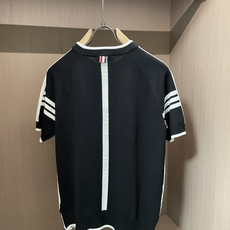 TB 2026ss夏季新品男士针织圆领短袖衫!独家首发 采用纤维超细与高弹的伊力特纱线织造而成,质感与纹 TB 2026ss夏季新品男士针织圆领短袖衫!独家首发 采用纤维超细与高弹的伊力特纱线织造而成,质感与纹