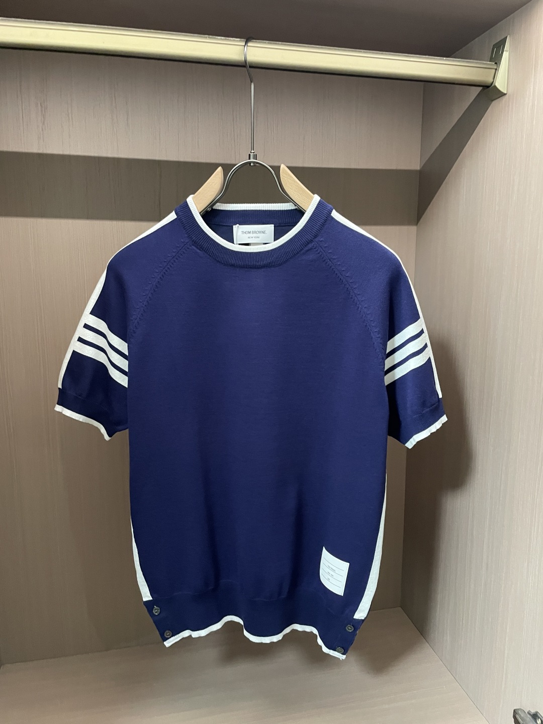 TB 2026ss夏季新品男士针织圆领短袖衫！独家首发 采用纤维超细与高弹的伊力特纱线织造而成，质感与纹