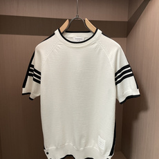 TB 2026ss夏季新品男士针织圆领短袖衫!独家首发 采用纤维超细与高弹的伊力特纱线织造而成,质感与纹 TB 2026ss夏季新品男士针织圆领短袖衫!独家首发 采用纤维超细与高弹的伊力特纱线织造而成,质感与纹