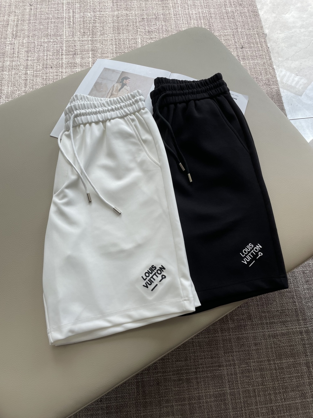 Lv 重磅推荐！2026ss夏装新品 专柜在售 最新系列图案logo短裤 必须人手一件的节奏！进口顶极高