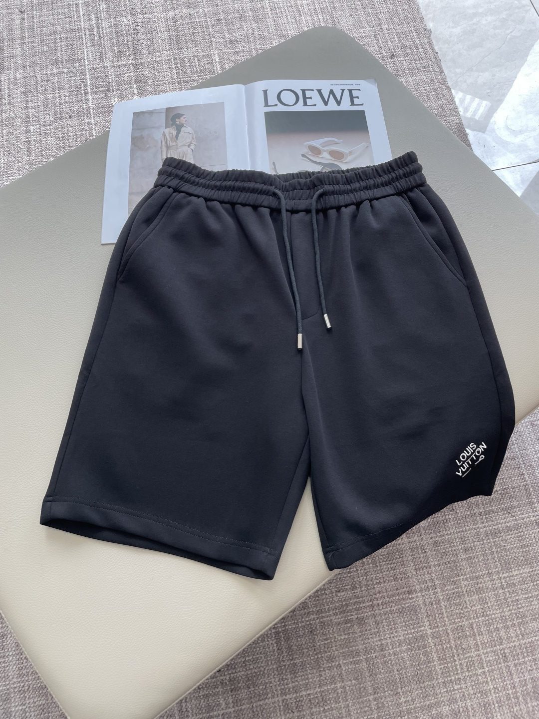 Lv 重磅推荐！2026ss夏装新品 专柜在售 最新系列图案logo短裤 必须人手一件的节奏！进口顶极高