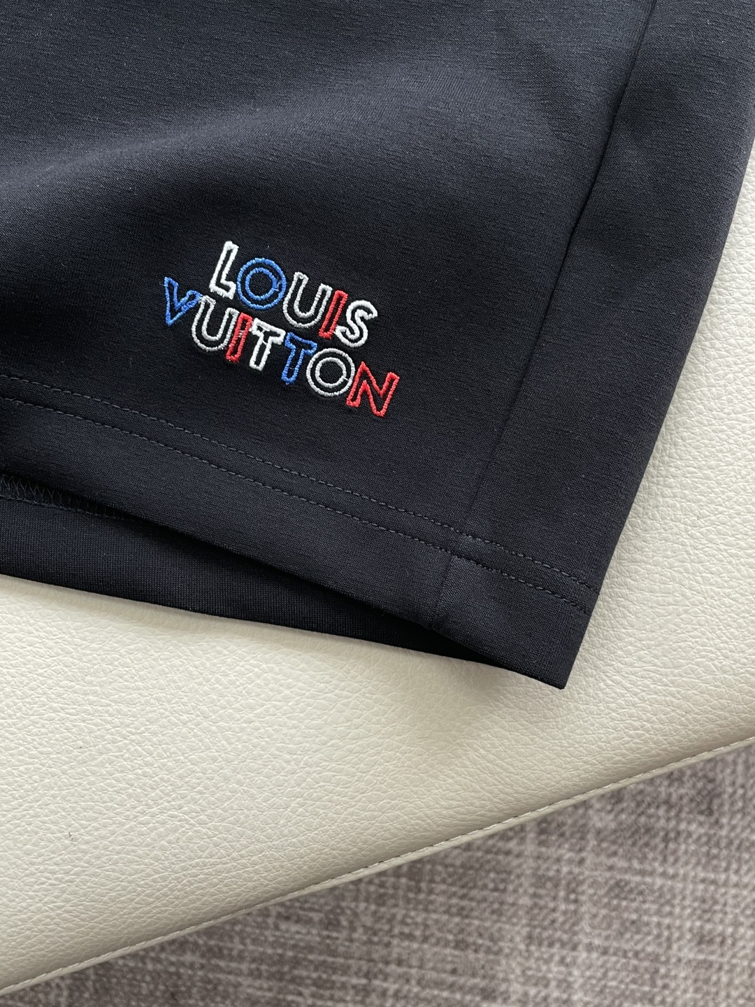 Lv 重磅推荐！2026ss夏装新品 专柜在售 最新系列图案logo短裤 必须人手一件的节奏！进口顶极高
