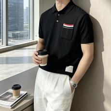 TB 2026ss夏季新品男士针织翻领短袖衫!独家首发 采用纤维超细与高弹的伊力特纱线织造而成,质感与纹 TB 2026ss夏季新品男士针织翻领短袖衫!独家首发 采用纤维超细与高弹的伊力特纱线织造而成,质感与纹