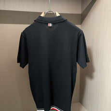 TB 2026ss夏季新品男士针织翻领短袖衫!独家首发 采用纤维超细与高弹的伊力特纱线织造而成,质感与纹 TB 2026ss夏季新品男士针织翻领短袖衫!独家首发 采用纤维超细与高弹的伊力特纱线织造而成,质感与纹