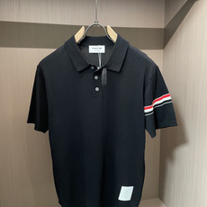 TB 2026ss夏季新品男士针织翻领短袖衫!独家首发 采用纤维超细与高弹的伊力特纱线织造而成,质感与纹 TB 2026ss夏季新品男士针织翻领短袖衫!独家首发 采用纤维超细与高弹的伊力特纱线织造而成,质感与纹