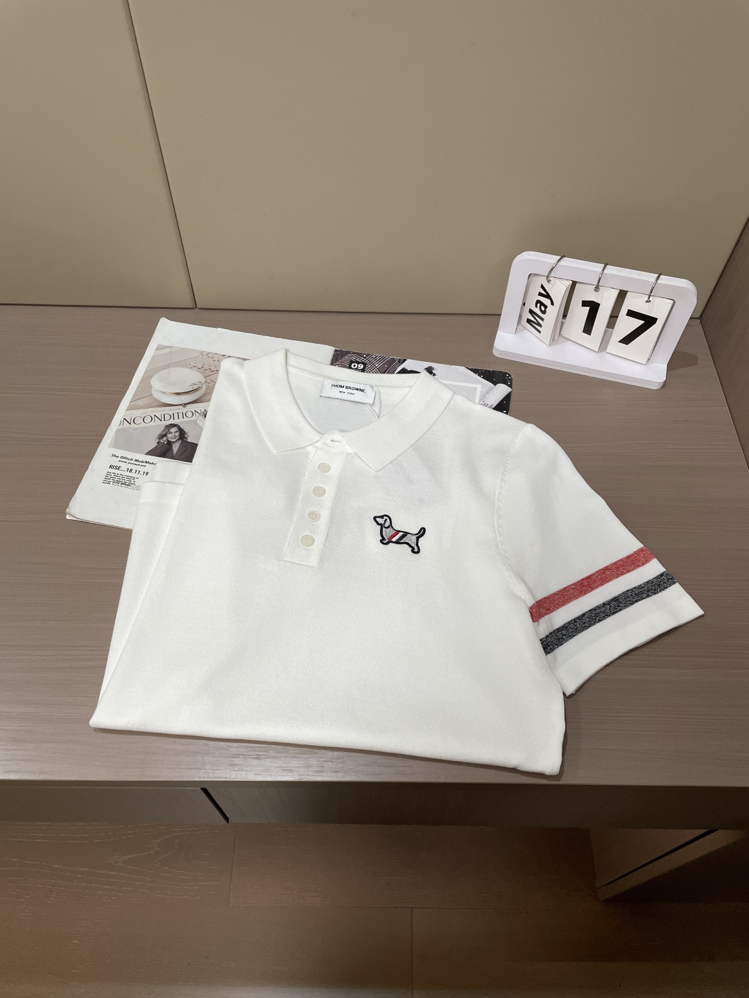 TB 2026ss夏季新品男士针织翻领短袖衫！独家首发 采用纤维超细与高弹的伊力特纱线织造而成，质感与纹