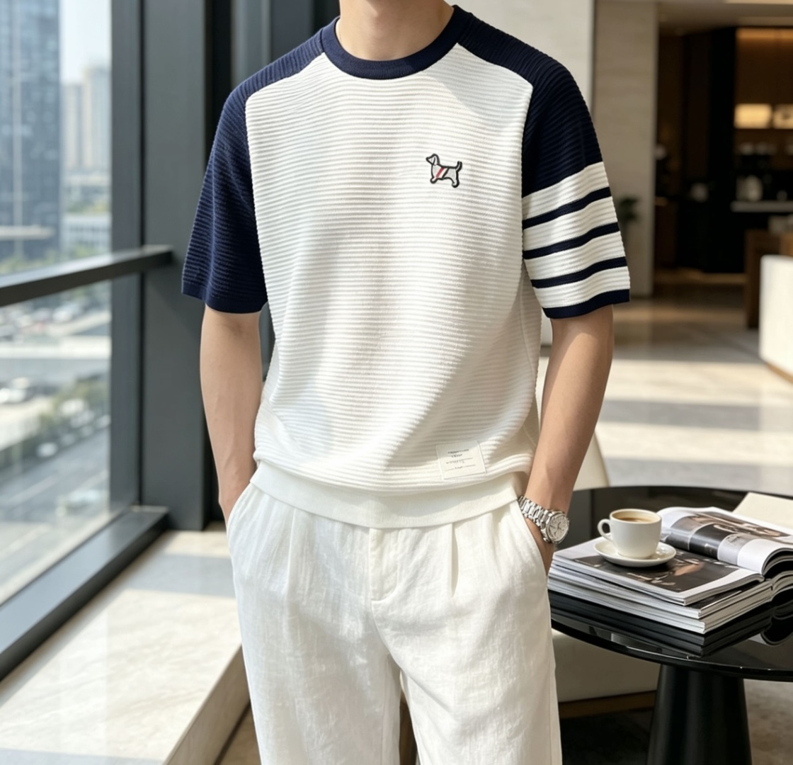 TB 2026ss夏季新品男士针织圆领短袖衫！独家首发 采用纤维超细与高弹的伊力特纱线织造而成，质感与纹