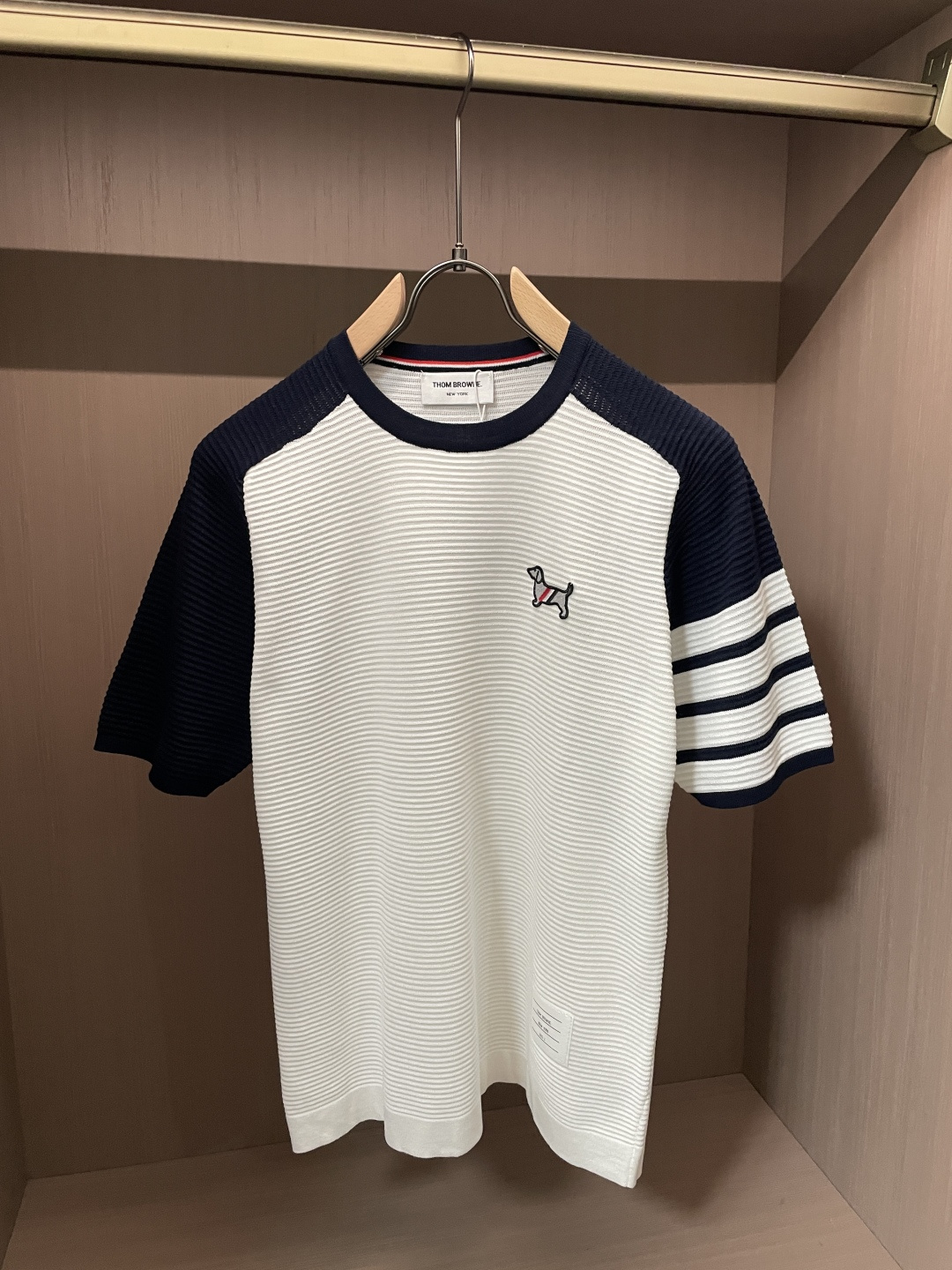 TB 2026ss夏季新品男士针织圆领短袖衫！独家首发 采用纤维超细与高弹的伊力特纱线织造而成，质感与纹