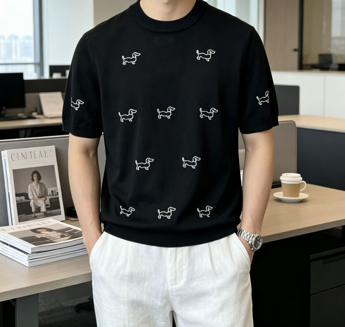 TB 2026ss夏季新品男士针织圆领短袖衫！独家首发 采用纤维超细与高弹的伊力特纱线织造而成，质感与纹
