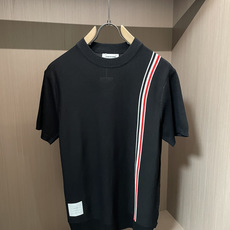 TB 2026ss夏季新品男士针织圆领短袖衫!独家首发 采用纤维超细与高弹的伊力特纱线织造而成,质感与纹 TB 2026ss夏季新品男士针织圆领短袖衫!独家首发 采用纤维超细与高弹的伊力特纱线织造而成,质感与纹