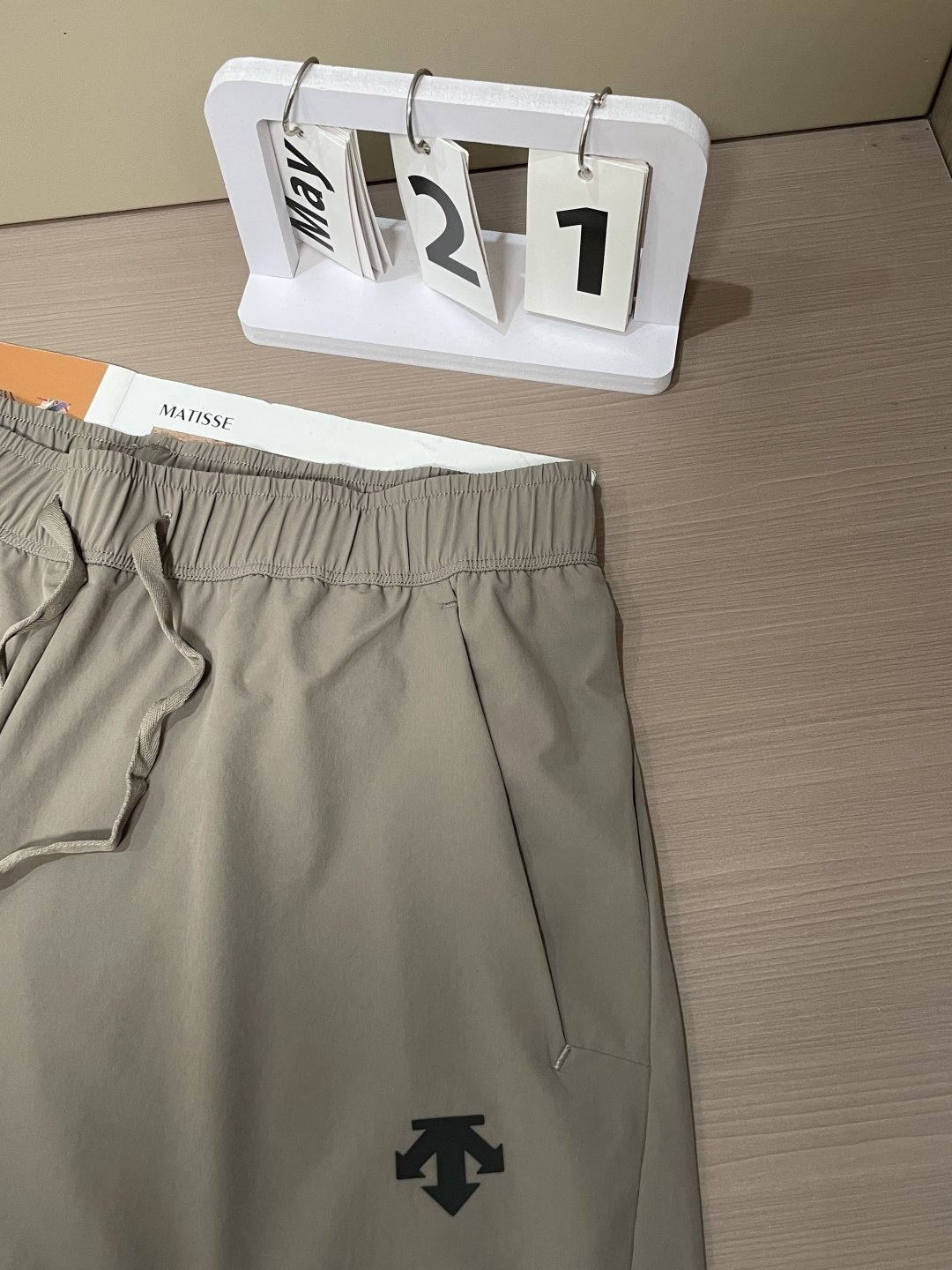 . 迪桑特 26新品短裤 冰感速干面料，夏日体感直降3℃采用高弹冰丝速干面料，触感丝滑凉感，上身自带降温