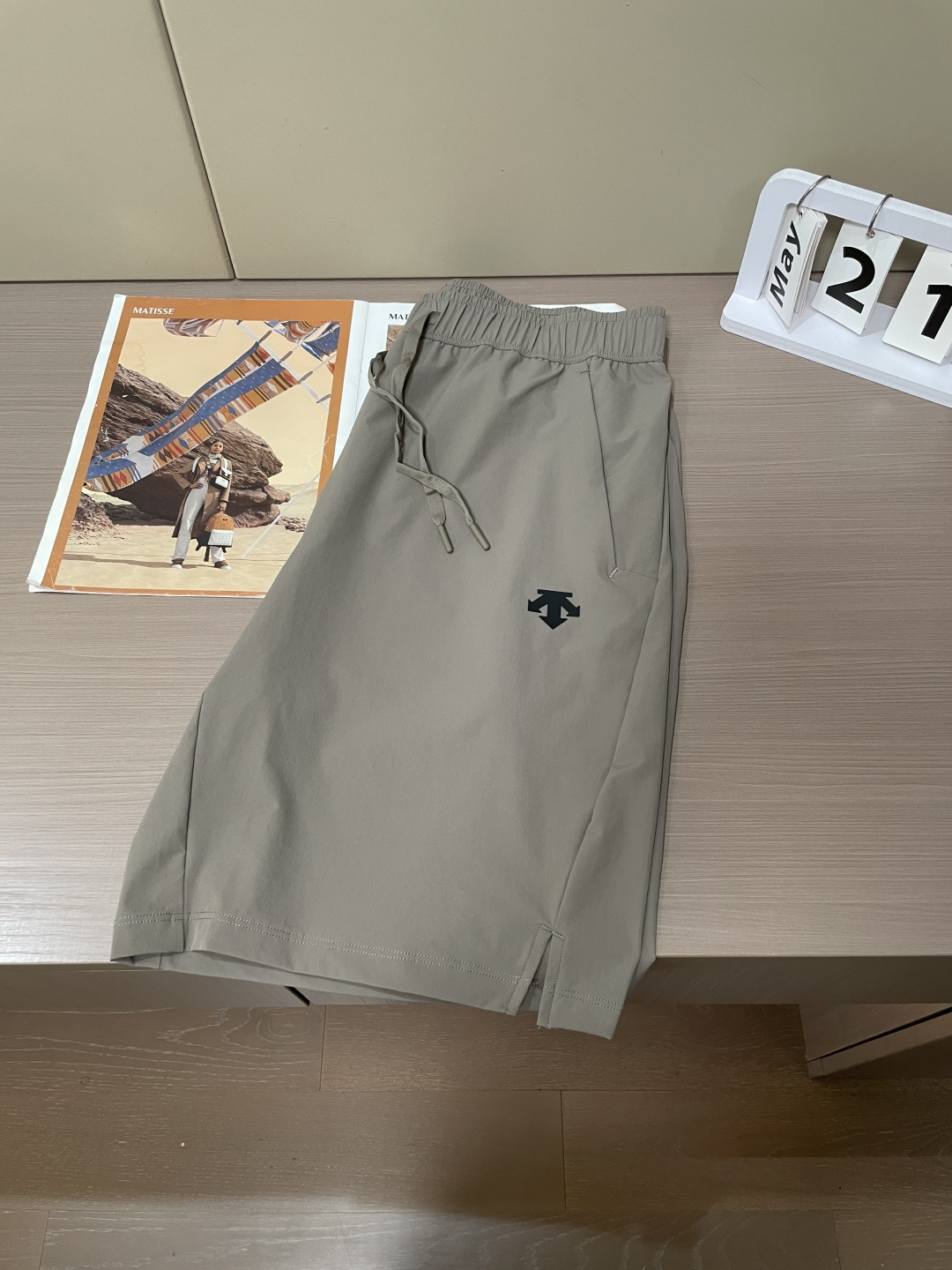 . 迪桑特 26新品短裤 冰感速干面料，夏日体感直降3℃采用高弹冰丝速干面料，触感丝滑凉感，上身自带降温