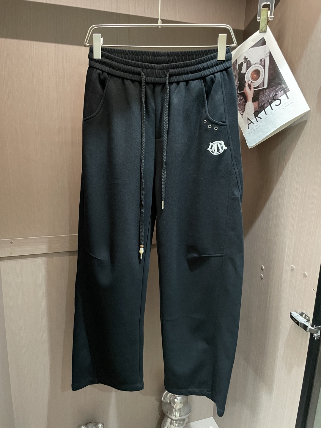 . D奥 2026春夏 最新款休闲裤，订制面料 柔软排汗，舒适度极高。上身非常舒爽，原版辅料细节。上身运