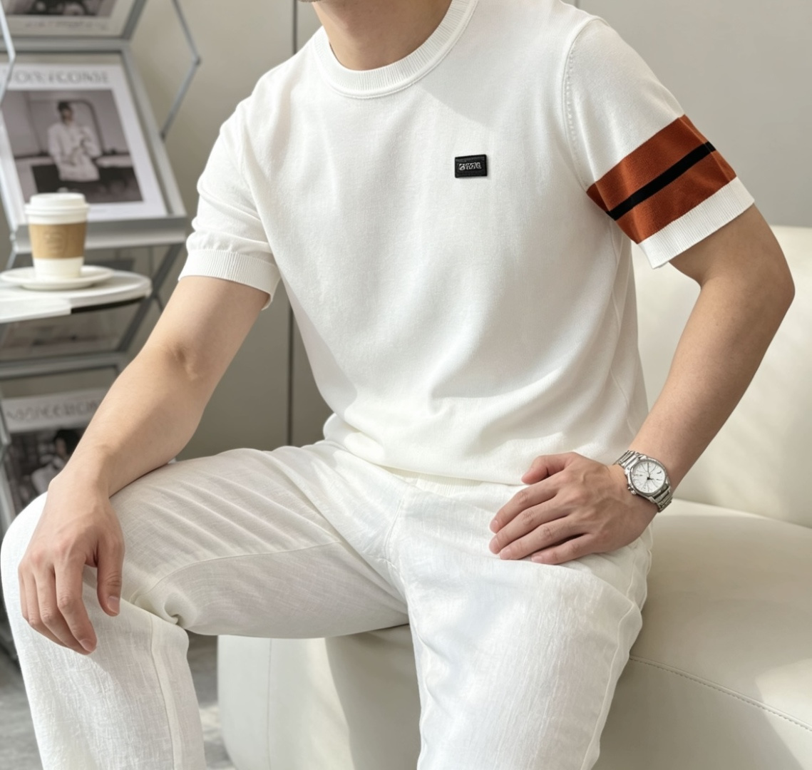 杰尼亚 2026ss夏季新品男士针织圆领短袖衫！独家首发 采用纤维超细与高弹的伊力特纱线织造而成，质感与