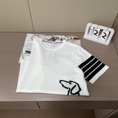 TB 2026ss夏季新品男士针织圆领短袖衫!独家首发 采用纤维超细与高弹的伊力特纱线织造而成,质感与纹 TB 2026ss夏季新品男士针织圆领短袖衫!独家首发 采用纤维超细与高弹的伊力特纱线织造而成,质感与纹