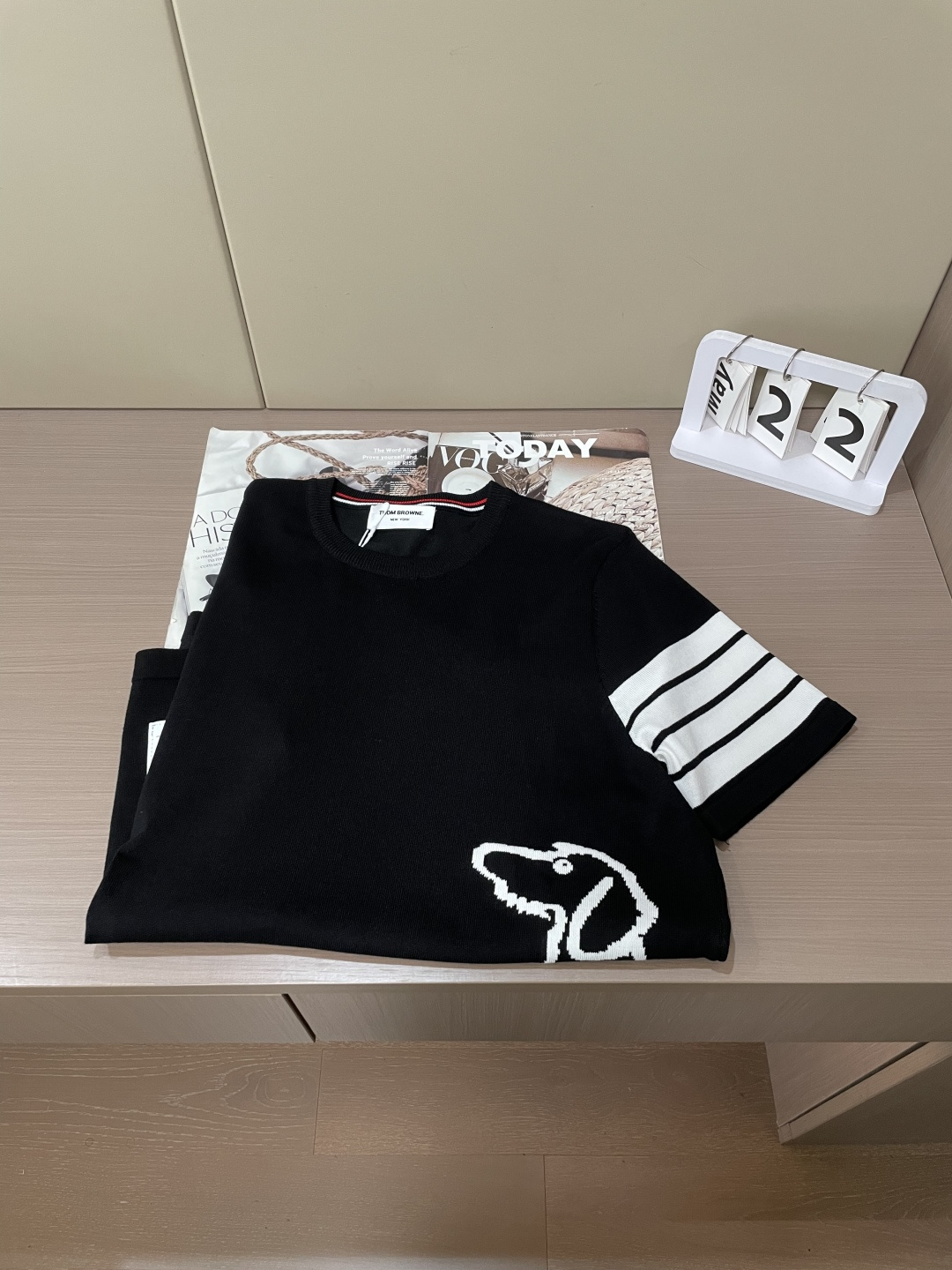 TB 2026ss夏季新品男士针织圆领短袖衫！独家首发 采用纤维超细与高弹的伊力特纱线织造而成，质感与纹