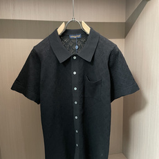 Lv 2026ss夏季新品男士针织圆领短袖衫!独家首发 采用纤维超细与高弹的伊力特纱线织造而成,质感与纹 Lv 2026ss夏季新品男士针织圆领短袖衫!独家首发 采用纤维超细与高弹的伊力特纱线织造而成,质感与纹