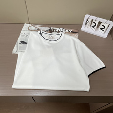 爱🐎仕 2026ss夏季新品男士针织圆领短袖衫!独家首发 采用纤维超细与高弹的伊力特纱线织造而成,质感与 爱🐎仕 2026ss夏季新品男士针织圆领短袖衫!独家首发 采用纤维超细与高弹的伊力特纱线织造而成,质感与