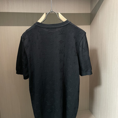 Lv 2026ss夏季新品男士针织圆领短袖衫!独家首发 采用纤维超细与高弹的伊力特纱线织造而成,质感与纹 Lv 2026ss夏季新品男士针织圆领短袖衫!独家首发 采用纤维超细与高弹的伊力特纱线织造而成,质感与纹