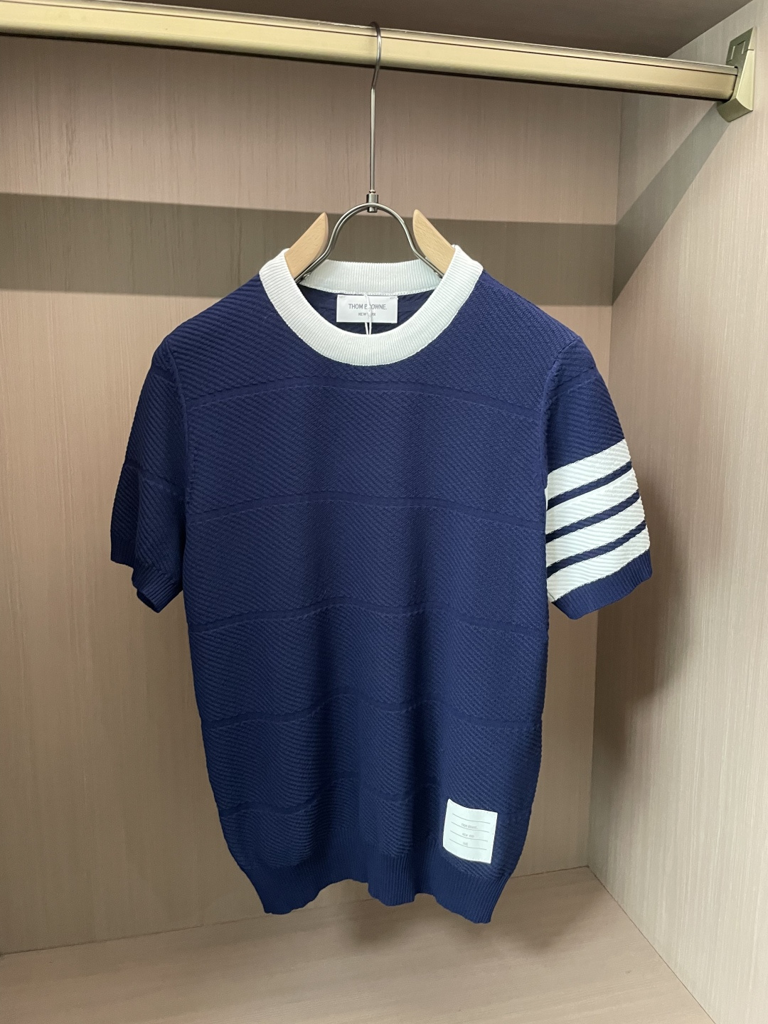 TB  2026ss夏季新品男士针织圆领短袖衫！独家首发 采用纤维超细与高弹的伊力特纱线织造而成，质感与