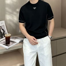 Prad 2026ss夏季新品男士针织圆领短袖衫!独家首发 采用纤维超细与高弹的伊力特纱线织造而成,质感 Prad 2026ss夏季新品男士针织圆领短袖衫!独家首发 采用纤维超细与高弹的伊力特纱线织造而成,质感