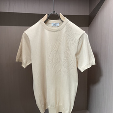 爱🐎仕 2026ss夏季新品男士针织圆领短袖衫!独家首发 采用纤维超细与高弹的伊力特纱线织造而成,质感与 爱🐎仕 2026ss夏季新品男士针织圆领短袖衫!独家首发 采用纤维超细与高弹的伊力特纱线织造而成,质感与