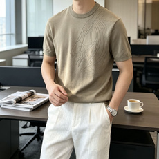 爱🐎仕 2026ss夏季新品男士针织圆领短袖衫!独家首发 采用纤维超细与高弹的伊力特纱线织造而成,质感与 爱🐎仕 2026ss夏季新品男士针织圆领短袖衫!独家首发 采用纤维超细与高弹的伊力特纱线织造而成,质感与