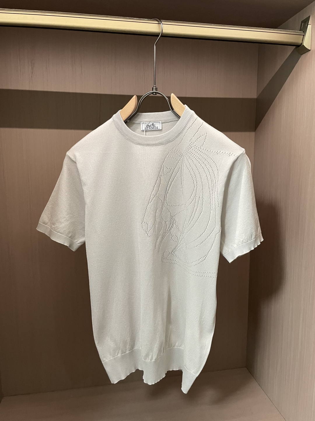 爱🐎仕 2026ss夏季新品男士针织圆领短袖衫！独家首发 采用纤维超细与高弹的伊力特纱线织造而成，质感与