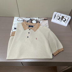 拉夫劳伦 2026ss夏季新品男士针织翻领短袖衫!独家首发 采用纤维超细与高弹的伊力特纱线织造而成,质感 拉夫劳伦 2026ss夏季新品男士针织翻领短袖衫!独家首发 采用纤维超细与高弹的伊力特纱线织造而成,质感