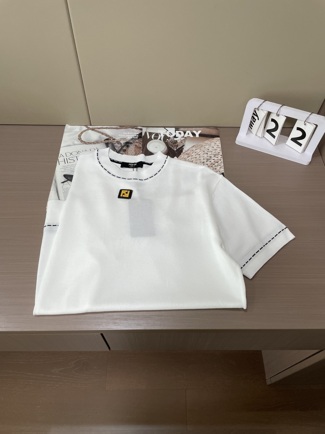 FD 2026ss夏季新品男士针织圆领短袖衫！独家首发 采用纤维超细与高弹的伊力特纱线织造而成，质感与纹