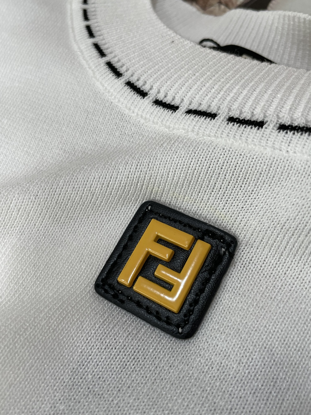 FD 2026ss夏季新品男士针织圆领短袖衫！独家首发 采用纤维超细与高弹的伊力特纱线织造而成，质感与纹