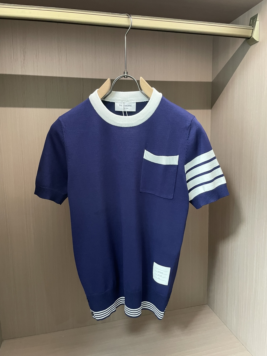 TB 2026ss夏季新品男士针织圆领短袖衫！独家首发 采用纤维超细与高弹的伊力特纱线织造而成，质感与纹