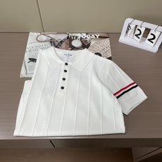 TB 2026ss夏季新品男士针织翻领短袖衫!独家首发 采用纤维超细与高弹的伊力特纱线织造而成,质感与纹 TB 2026ss夏季新品男士针织翻领短袖衫!独家首发 采用纤维超细与高弹的伊力特纱线织造而成,质感与纹