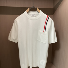 TB 2026ss夏季新品男士针织圆领短袖衫!独家首发 采用纤维超细与高弹的伊力特纱线织造而成,质感与纹 TB 2026ss夏季新品男士针织圆领短袖衫!独家首发 采用纤维超细与高弹的伊力特纱线织造而成,质感与纹