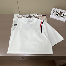 TB 2026ss夏季新品男士针织圆领短袖衫!独家首发 采用纤维超细与高弹的伊力特纱线织造而成,质感与纹 TB 2026ss夏季新品男士针织圆领短袖衫!独家首发 采用纤维超细与高弹的伊力特纱线织造而成,质感与纹