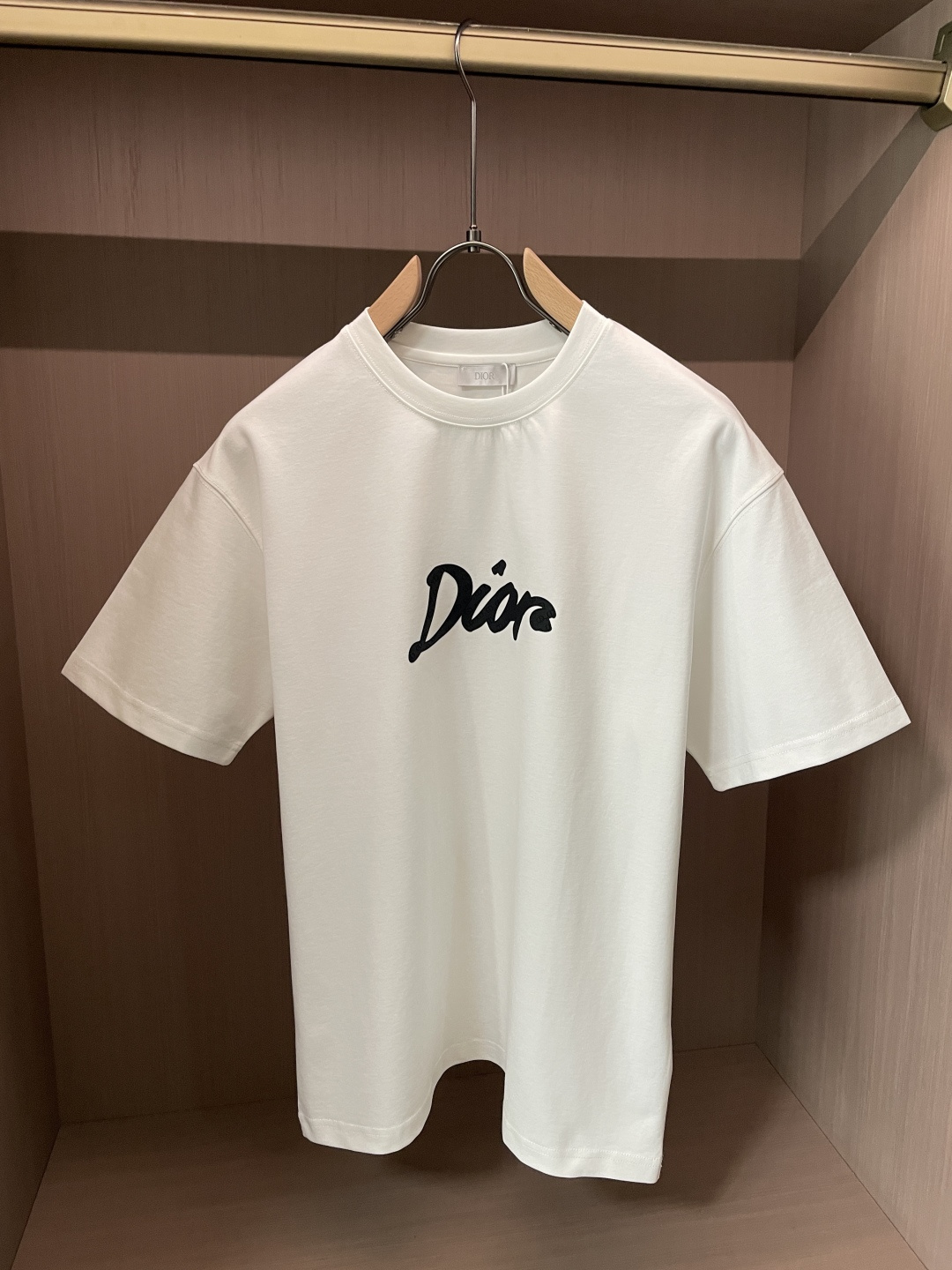 D奥 2026春夏新款首发专柜最新款短袖圆领T恤 高端订制 设计前卫时尚！品牌logo重工艺设计 高端定