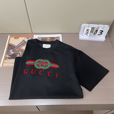 Gucc 2026春夏新款首发专柜最新款短袖圆领T恤 高端订制 设计前卫时尚!品牌logo重工艺设计 高 Gucc 2026春夏新款首发专柜最新款短袖圆领T恤 高端订制 设计前卫时尚!品牌logo重工艺设计 高