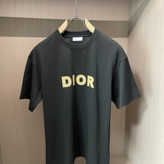 D奥 2026春夏新款首发专柜最新款短袖圆领T恤 高端订制 设计前卫时尚!品牌logo重工艺设计 高端定 D奥 2026春夏新款首发专柜最新款短袖圆领T恤 高端订制 设计前卫时尚!品牌logo重工艺设计 高端定