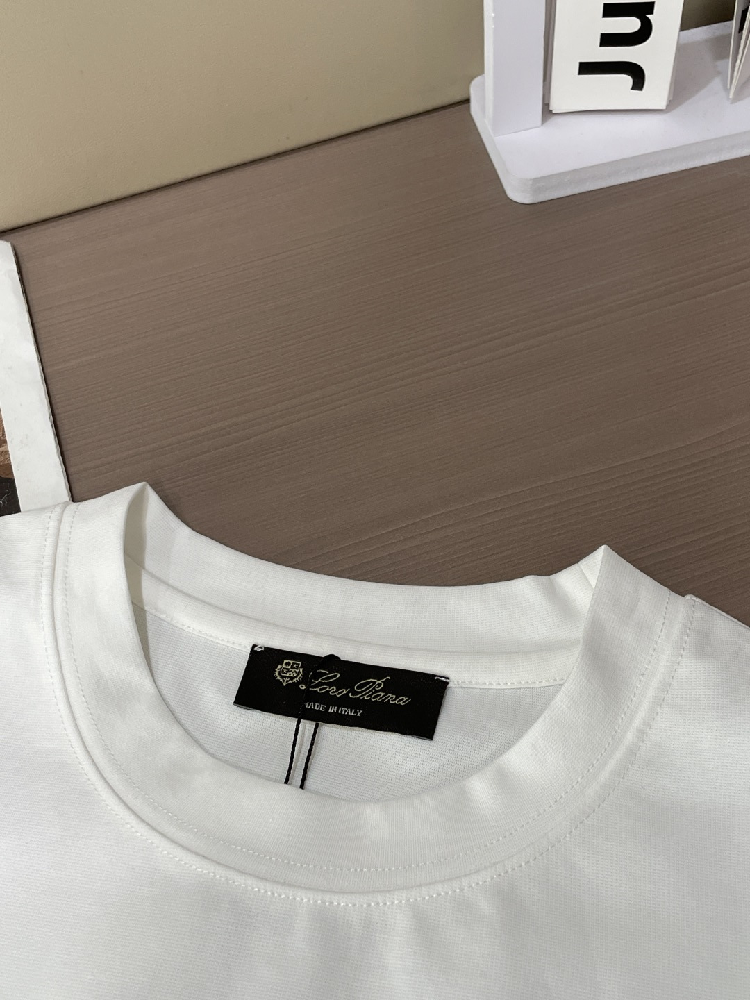 Loro piana  春夏新款首发专柜最新款短袖圆领T恤 高端订制 设计前卫时尚！品牌logo重工艺设