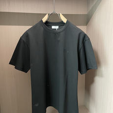D奥 2026春夏新款首发专柜最新款短袖圆领T恤 高端订制 设计前卫时尚!品牌logo重工艺设计 高端定 D奥 2026春夏新款首发专柜最新款短袖圆领T恤 高端订制 设计前卫时尚!品牌logo重工艺设计 高端定