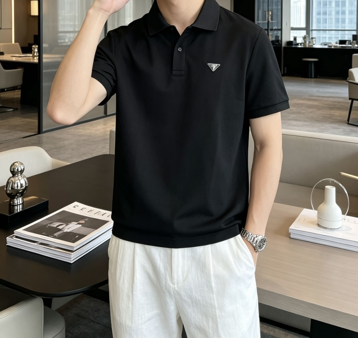 Prad 甄选品牌专用珠地网眼面料，自带透气孔结构，上身干爽不闷汗，告别闷热黏腻。面料挺括有型，抗皱抗起